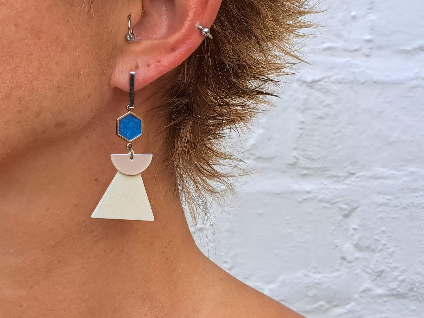 Oorringen Driehoek // zilver - wit - blauw