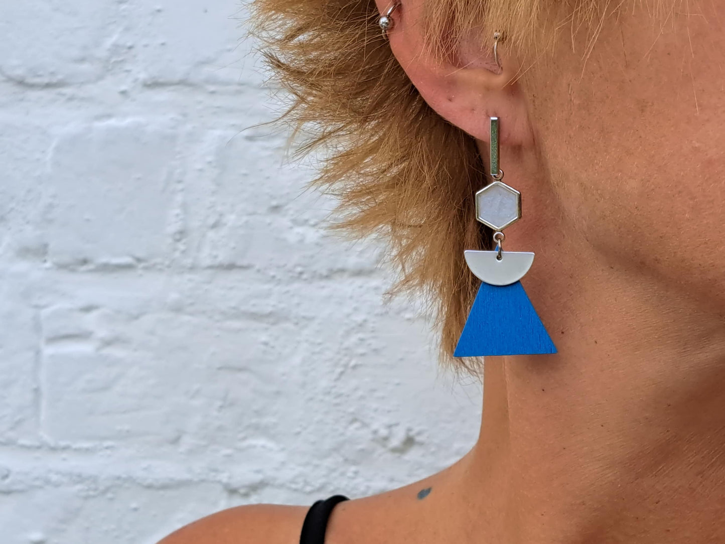 Oorringen Driehoek // zilver - wit - blauw