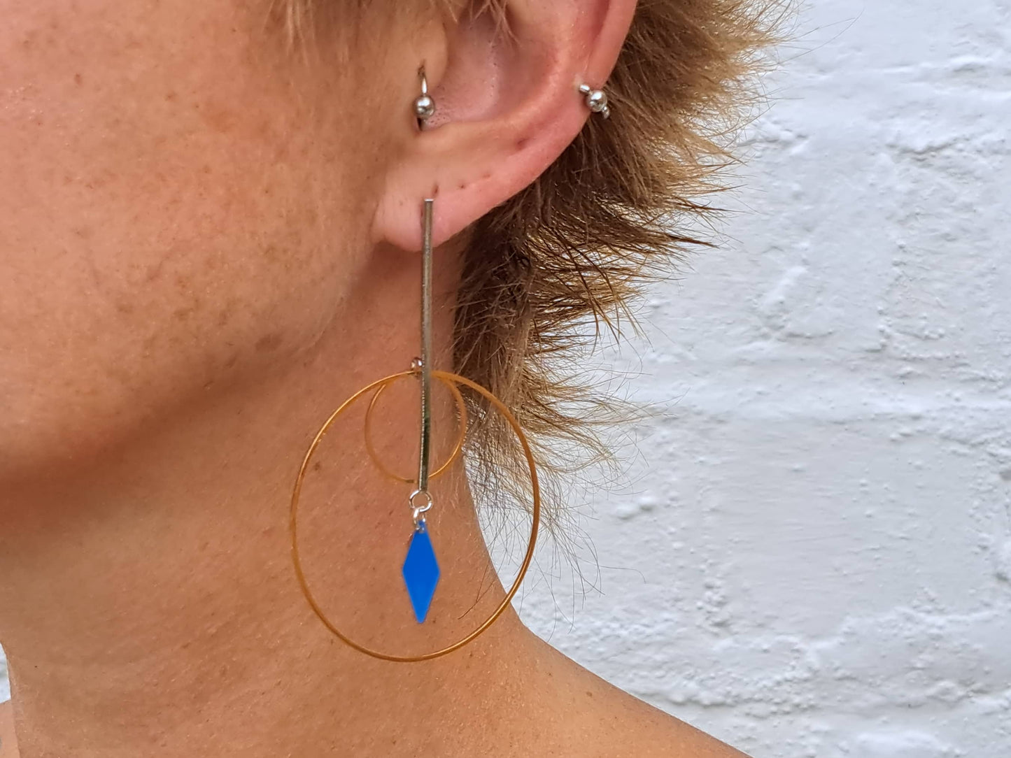 Oorringen Lange Staaf // zilver - blauw - goud