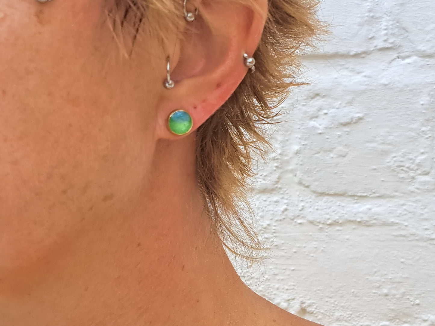 Oorstekers Ronde // goud - blauw - groen